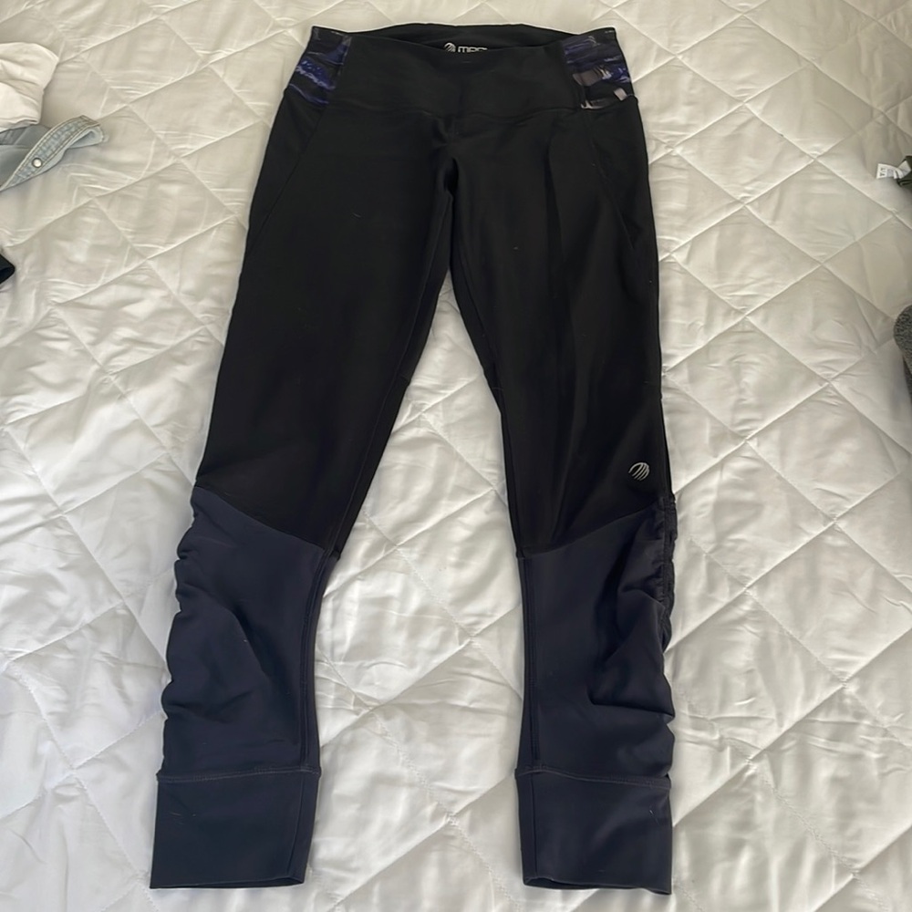 MPG women’s athletic leggings size medium